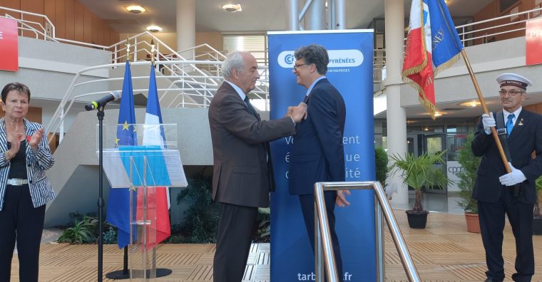 Le 29 septembre, François-Xavier Brunet, président de la CCI Tarbes et Hautes-Pyrénées s’est vu remettre l’insigne de Chevalier de l’Ordre National du Mérite.