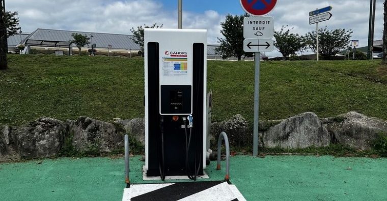 Illustration de l'article Trois superchargeurs de 150 KW en fonction