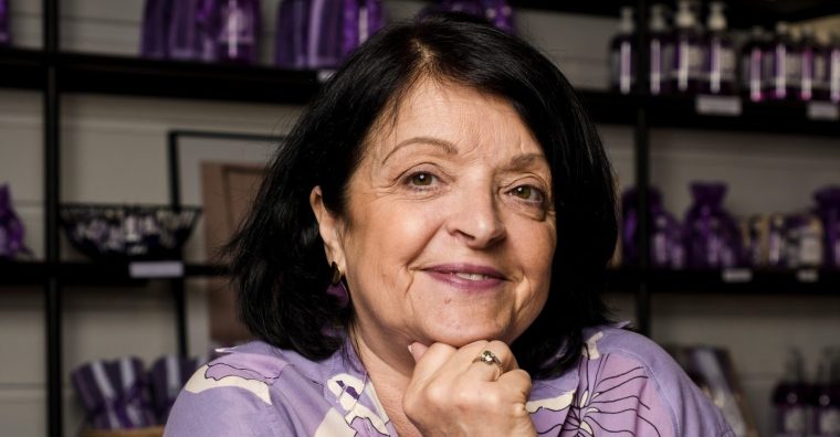 Illustration de l'article Hélène Vié, la violette dans la peau