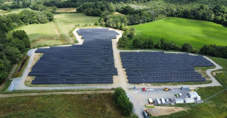 Illustration de l'article À Arbus, la centrale solaire TotalEnergies mise en service