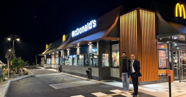 Illustration de l'article Fonroche Lighting : des restaurants McDonald’s s’équipent de lampadaires solaires autonomes