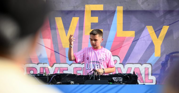 Illustration de l'article DJ Djoque : Ce Périgourdin de 13 ans qui rayonne sur scène !